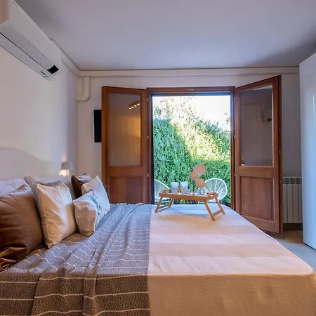 Sardinia Re - Fioretta Flowers Apartment *